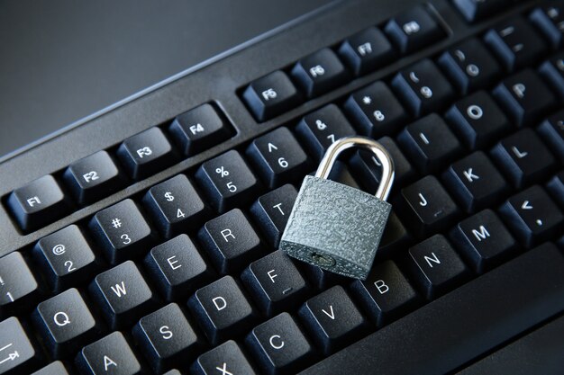 Ochrona danych osobowych podczas zakupów online: na co zwrócić uwagę, kupując akcesoria kuchenne?